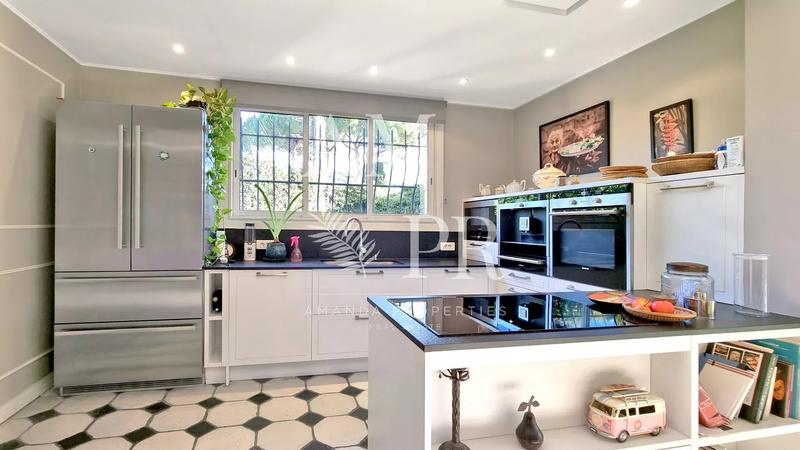 Appartement - 140 m² - 4 pièces