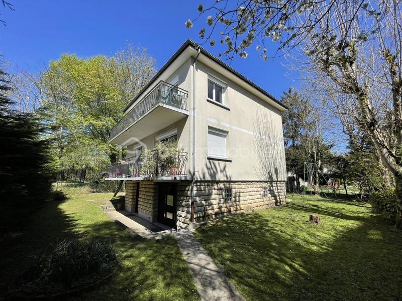 Immeuble - 167 m² - 7 pièces