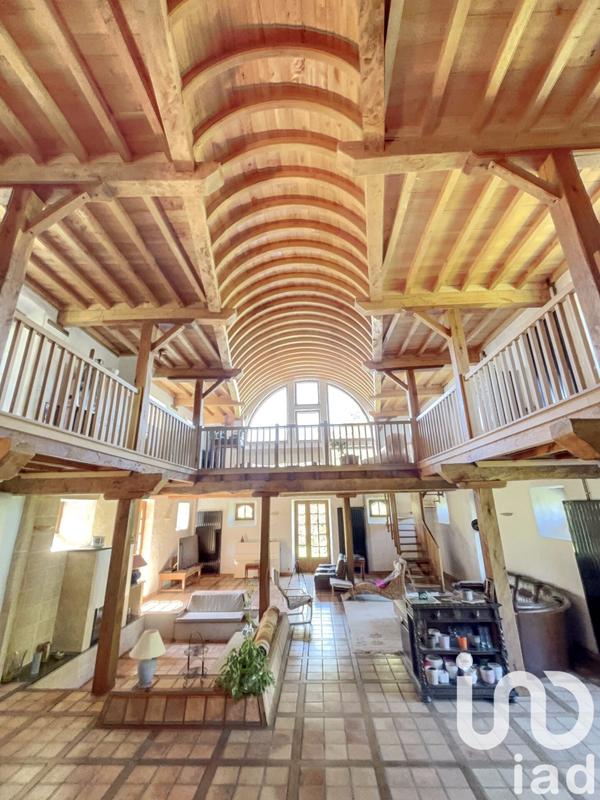 Maison - 564 m² - 13 pièces