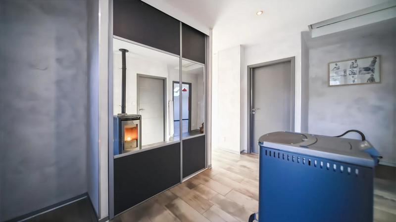 Maison - 250 m² - 7 pièces