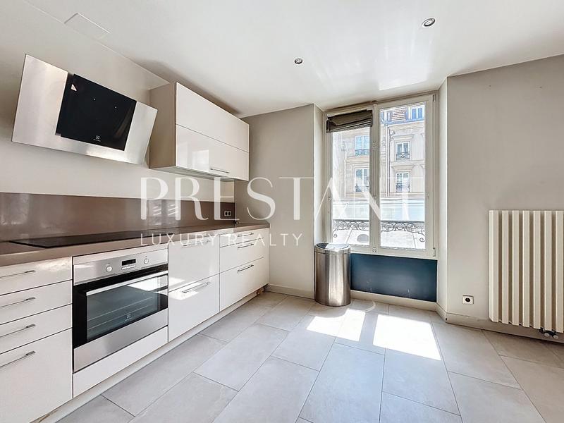 Appartement - 190 m² - 6 pièces