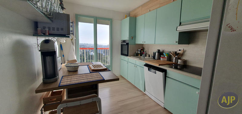 Appartement - 80 m² - 3 pièces