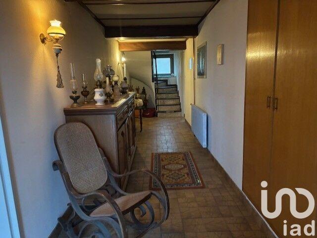 Maison - 207 m² - 7 pièces