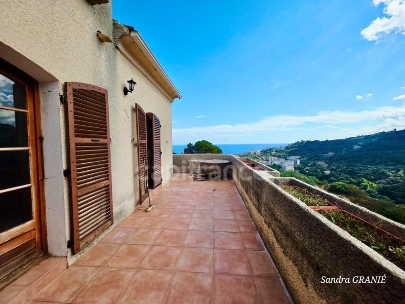 Maison - 353 m² - 10 pièces