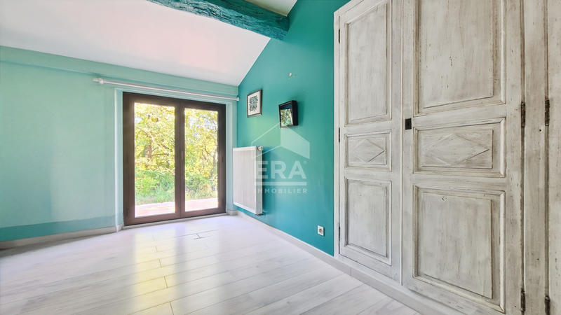 Maison - 270 m² - 9 pièces