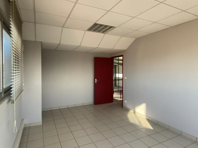 Local d'activités - 870 m²