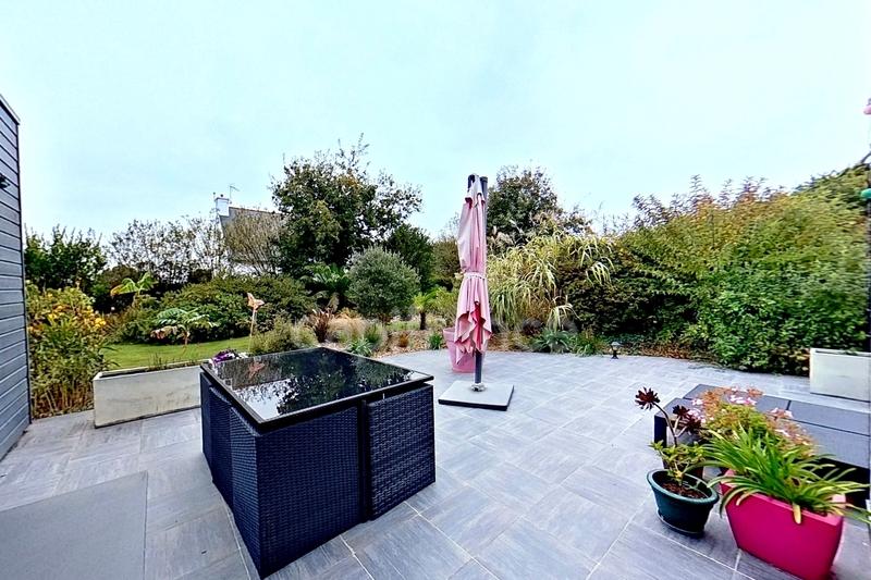 Maison - 246 m² - 10 pièces