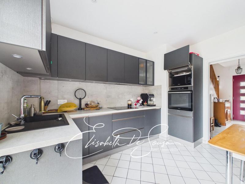 Maison - 109 m² - 6 pièces