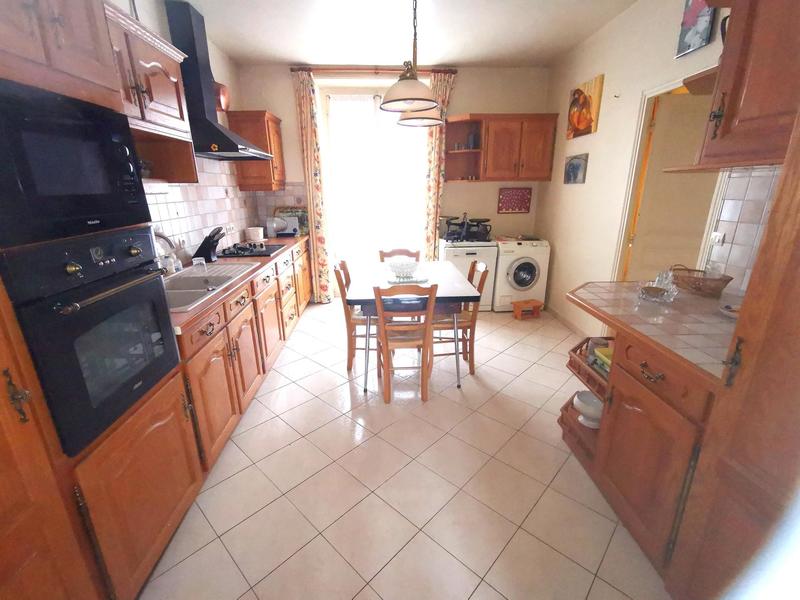 Maison - 200 m² - 7 pièces