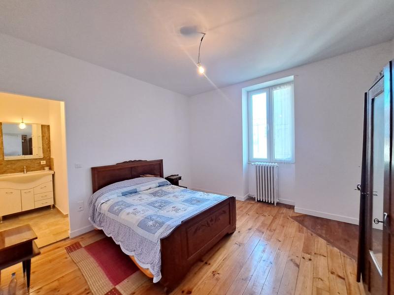 Maison - 265 m² - 7 pièces