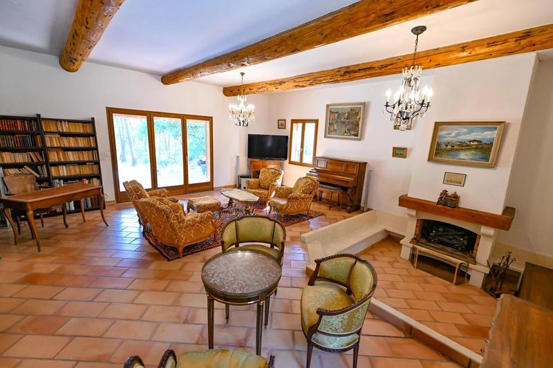 Maison - 232 m² - 6 pièces