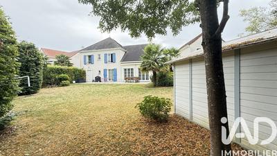 Maison - 142 m² - 7 pièces