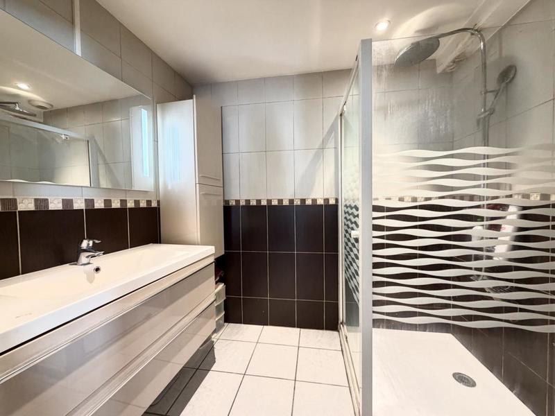 Maison - 175 m² - 8 pièces