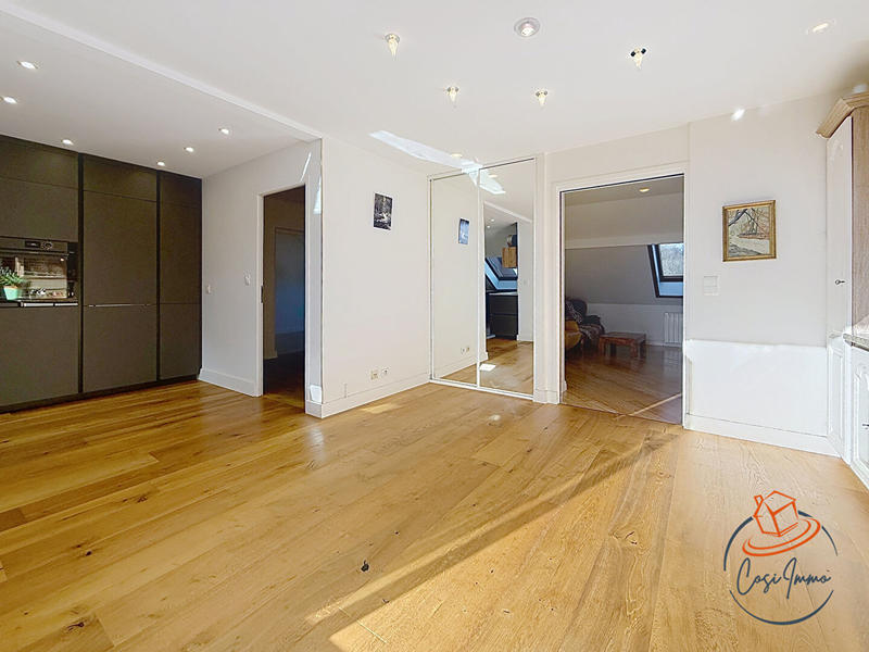 Appartement - 200 m² - 5 pièces