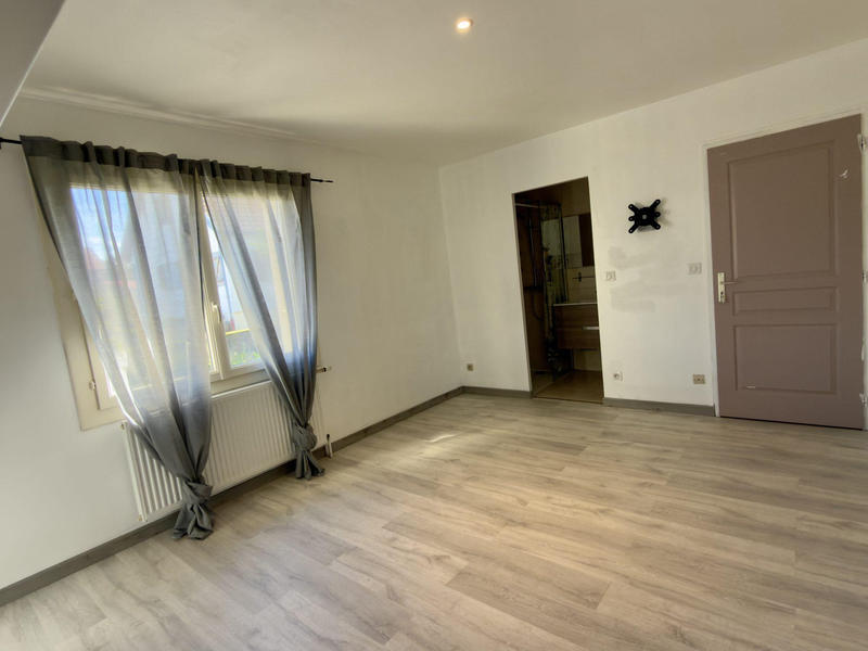 Maison - 205 m² - 9 pièces