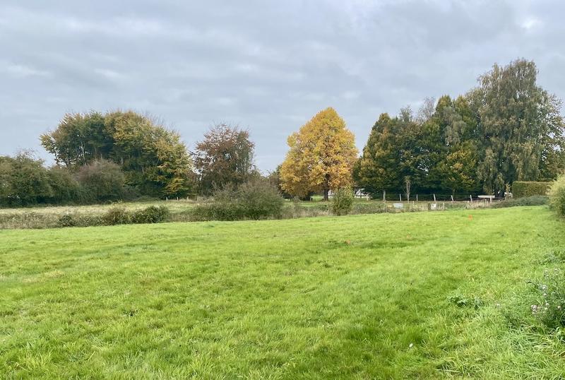 Terrain de lotissements - 617 m²