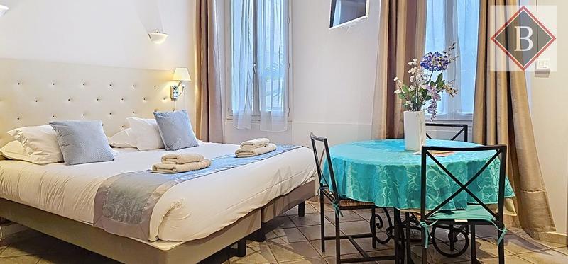 Appartement - 189 m² - 7 pièces