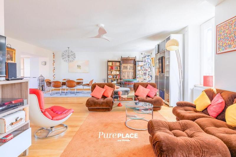 Maison - 250 m² - 7 pièces