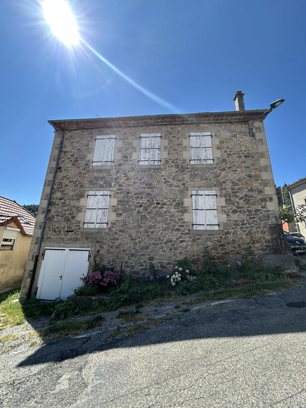 Maison ancienne - 156 m² - 8 pièces