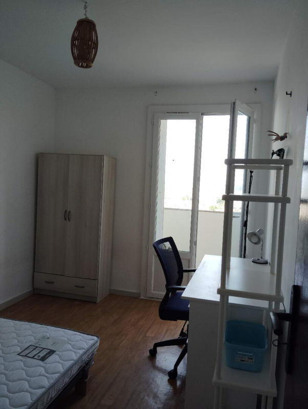Appartement - 85 m² - 5 pièces