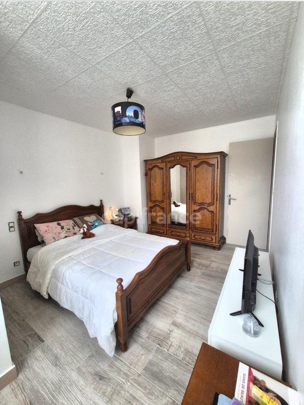 Maison - 218 m² - 10 pièces