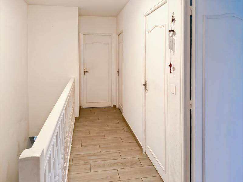 Maison - 196 m² - 8 pièces