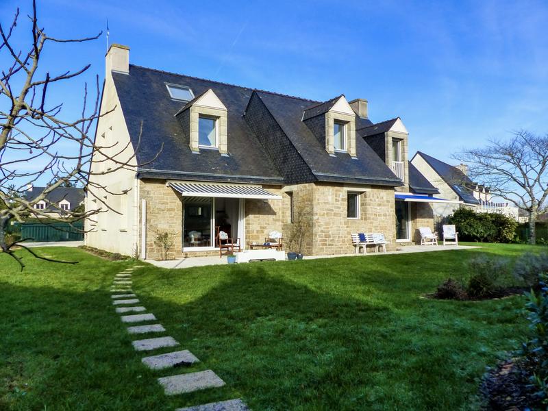 Maison traditionnelle - 207 m² - 9 pièces