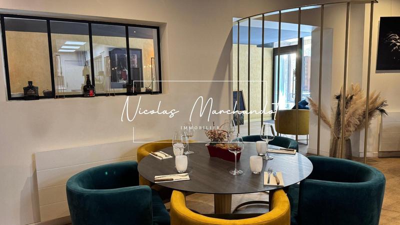 Local commercial - 207 m² - 2 pièces