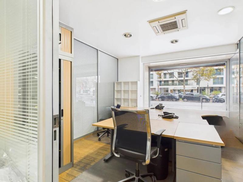 Local commercial - 151 m²