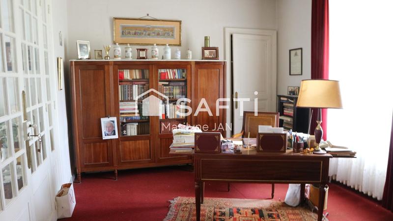 Villa - 222 m² - 12 pièces