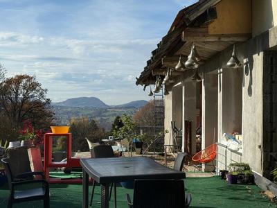 Maison - 1 050 m² - 12 pièces