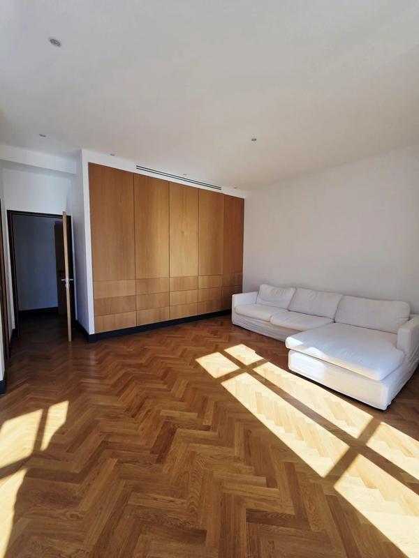 Appartement - 168 m² - 5 pièces