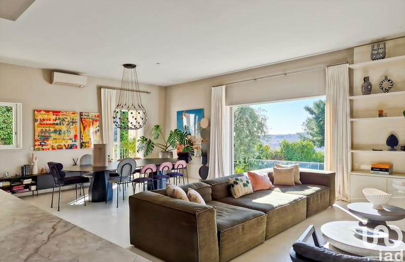 Maison - 180 m² - 6 pièces