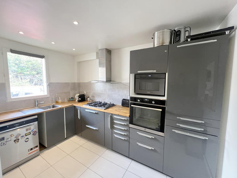 Maison - 90 m² - 5 pièces