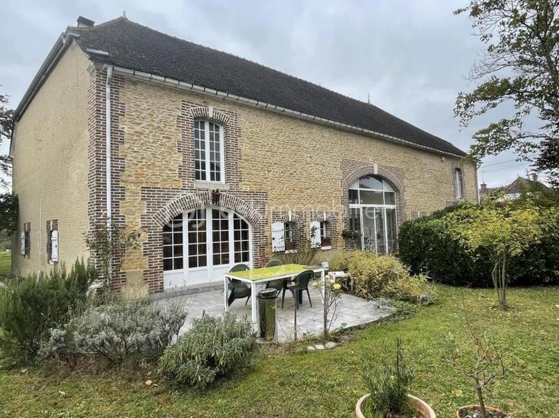 Maison traditionnelle - 223 m² - 10 pièces