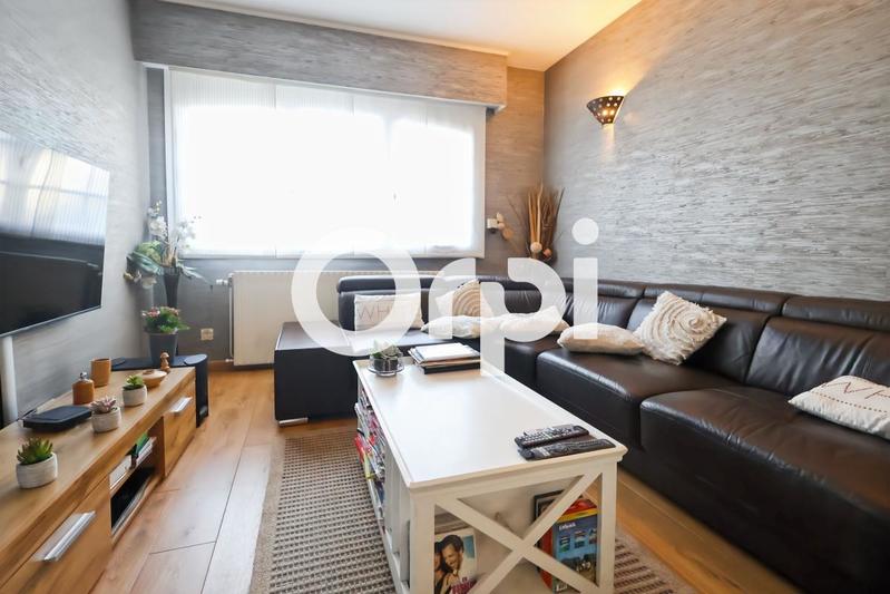 Maison - 243 m² - 8 pièces