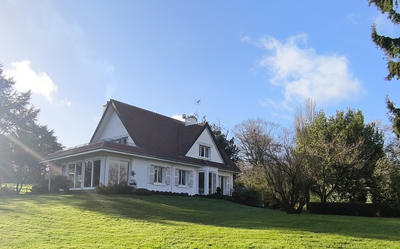 Maison - 218 m² - 6 pièces