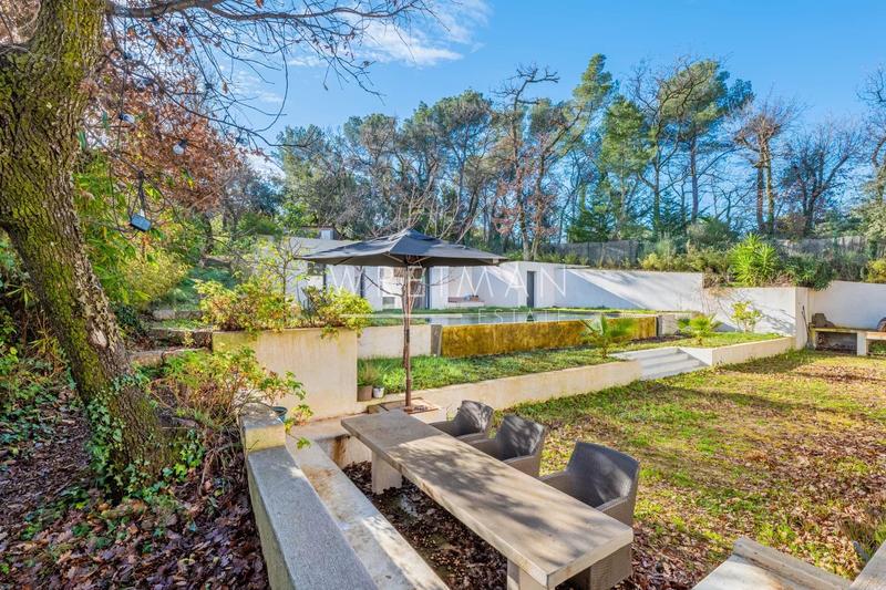 Maison - 222 m² - 6 pièces