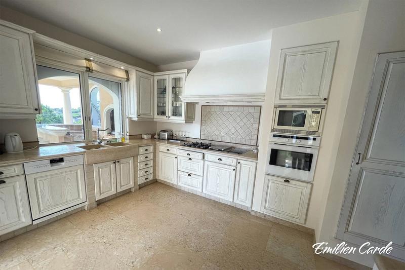 Villa - 167 m² - 6 pièces