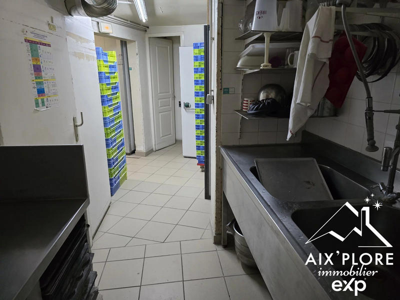 Fonds de commerce - 140 m²