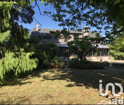 Maison - 244 m² - 8 pièces