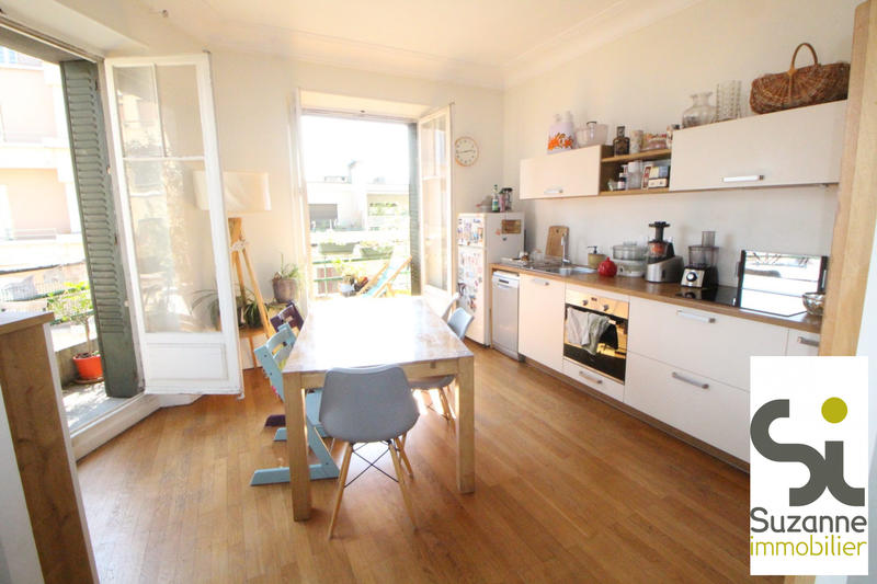 Appartement - 99 m² - 4 pièces