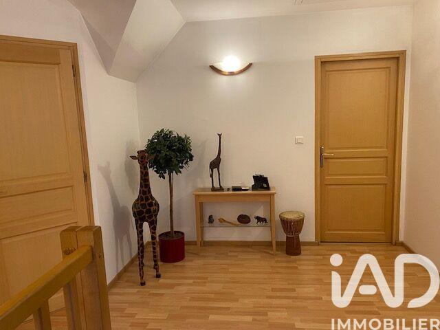 Maison - 242 m² - 7 pièces