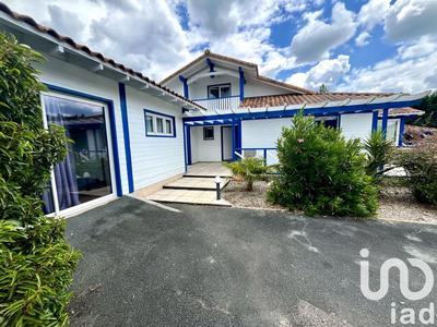 Maison - 256 m² - 11 pièces