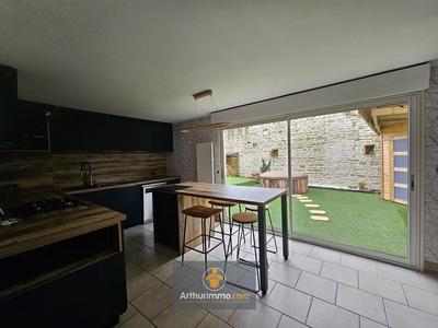 Maison - 178 m² - 9 pièces
