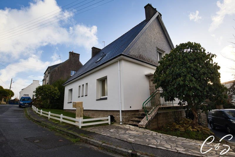 Maison - 181 m² - 6 pièces