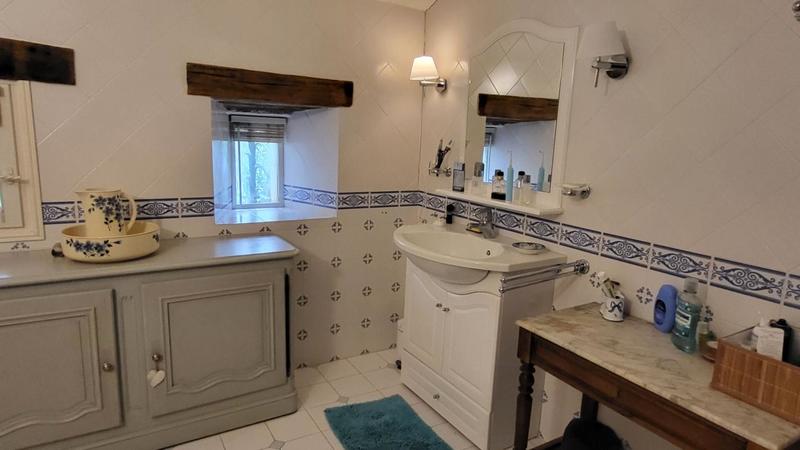 Maison - 305 m² - 10 pièces