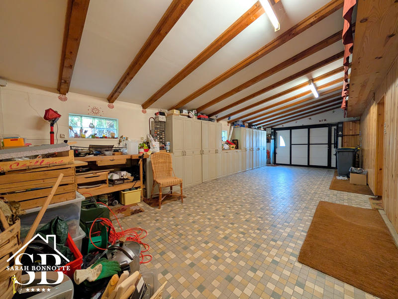 Maison - 334 m² - 10 pièces