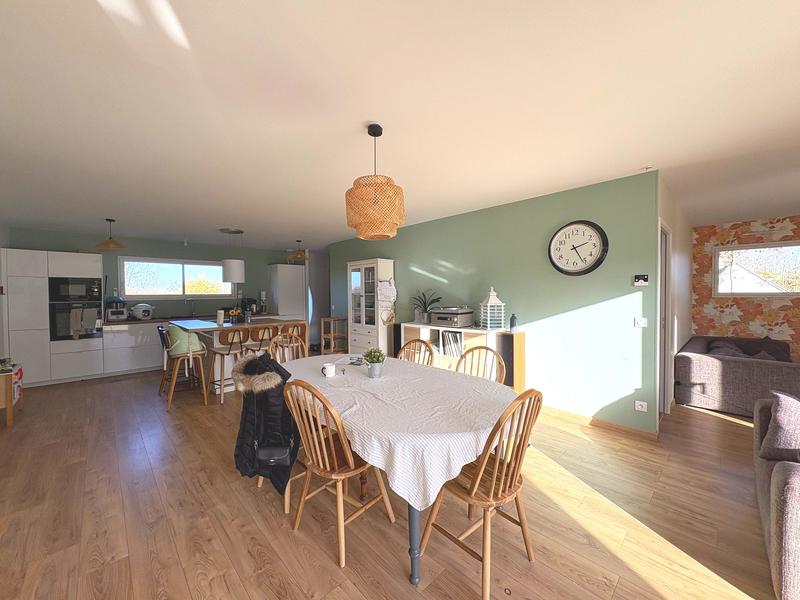 Maison - 143 m² - 6 pièces