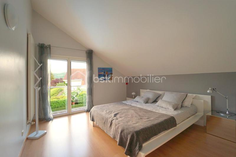 Demeure - 234 m² - 6 pièces